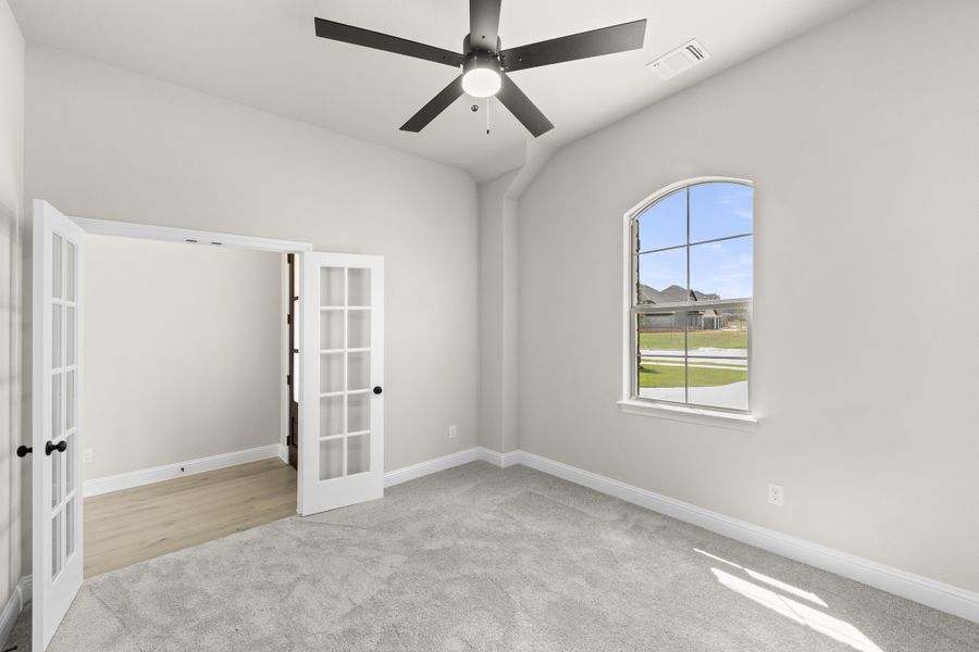 Spacious, unfurnished interior of a new home in Lovers Landing, Forney (Image 26).