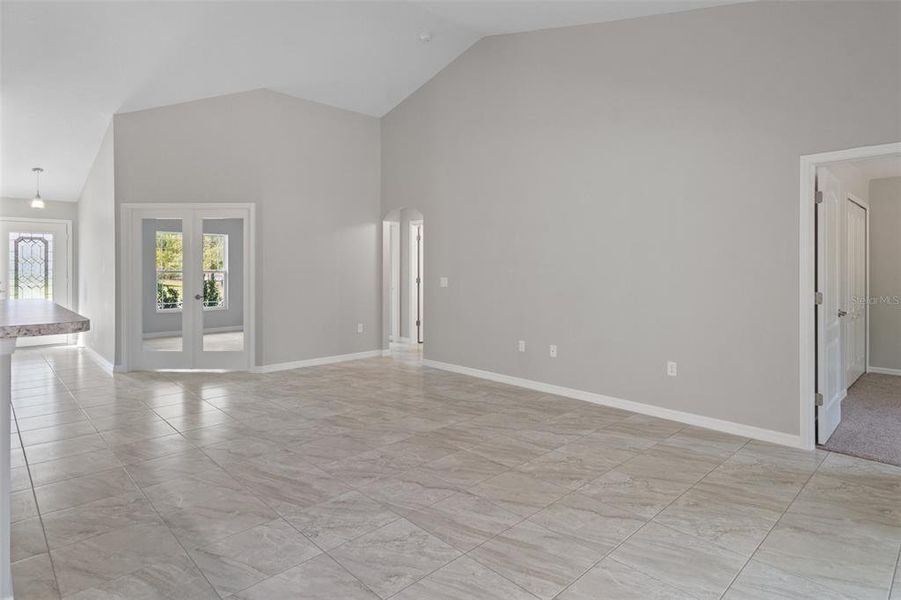 Spacious, unfurnished interior of a new home in , Homosassa (Image 21).