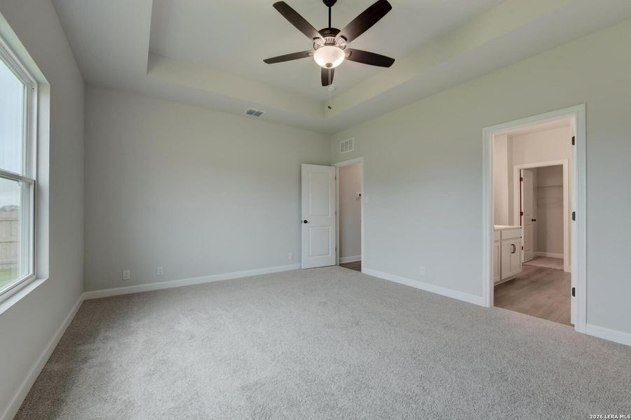 Spacious, unfurnished interior of a new home in , Schertz (Image 13).