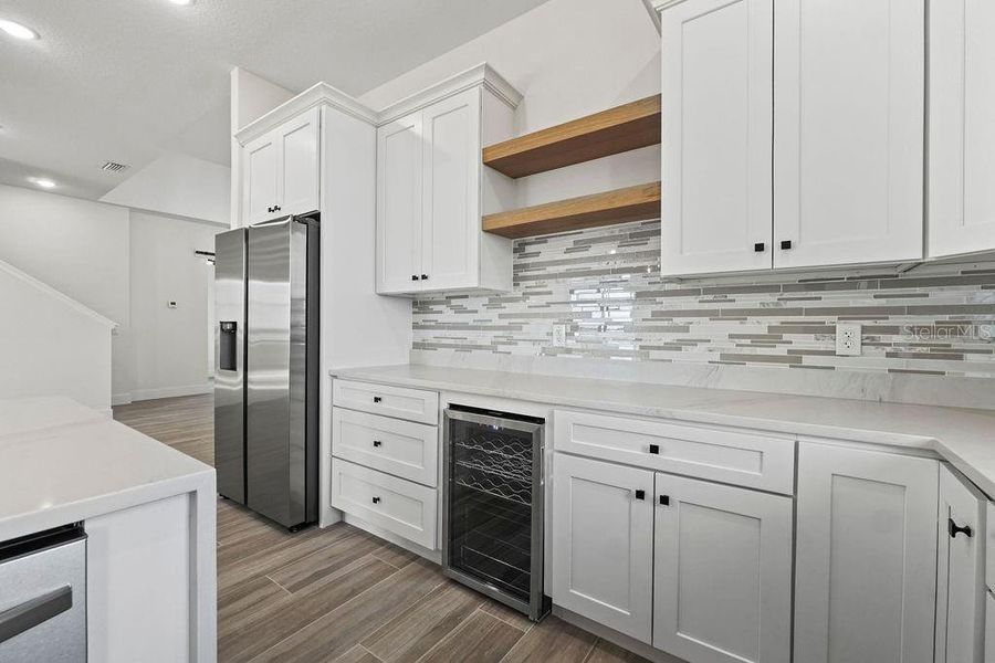 Furnished interior view inside a new home in , Lake Alfred (Image 10).