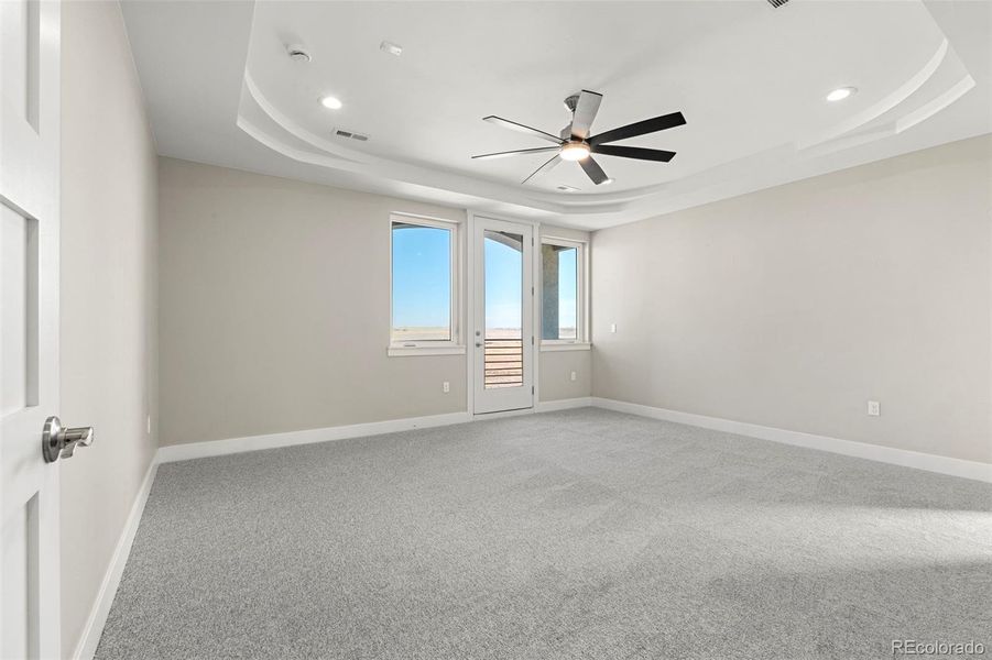 Spacious, unfurnished interior of a new home in , Hudson (Image 41).