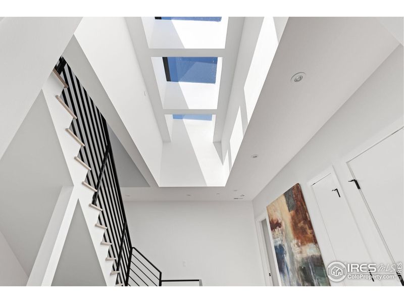 Spacious, unfurnished interior of a new home in , Boulder (Image 19).