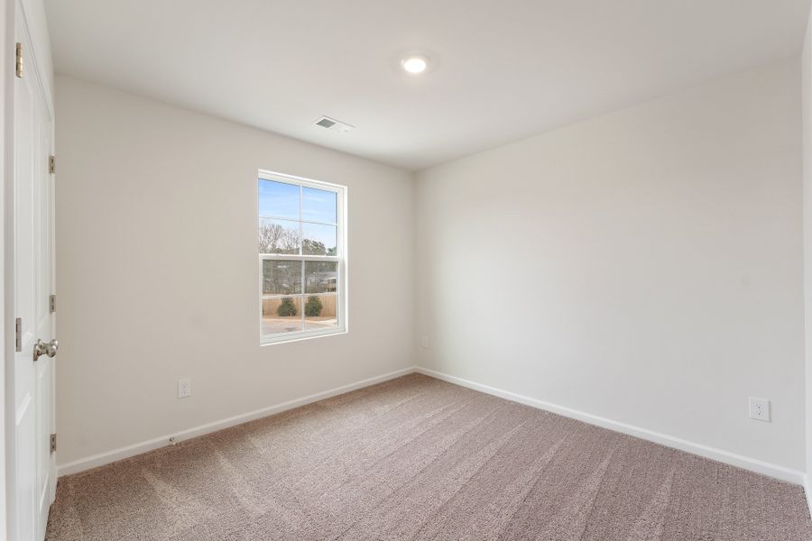 Spacious, unfurnished interior of a new home in Tucker Ridge, Pendleton (Image 23).