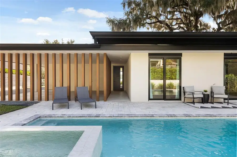 Exterior details and patio area of a home in , Windermere (Image 31).
