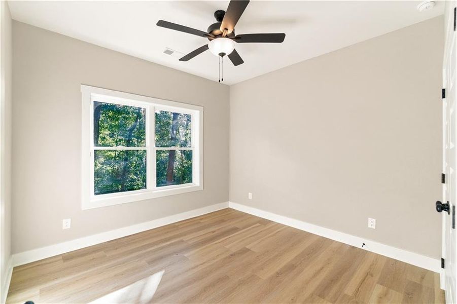 Spacious, unfurnished interior of a new home in , Jasper (Image 43).