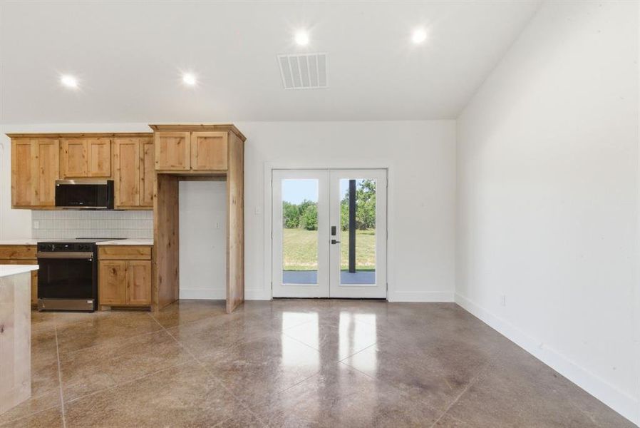 Spacious, unfurnished interior of a new home in , Whitt (Image 26).