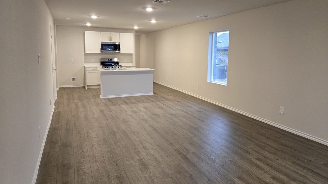 Spacious, unfurnished interior of a new home in Leonard Crossing, Leonard (Image 5).