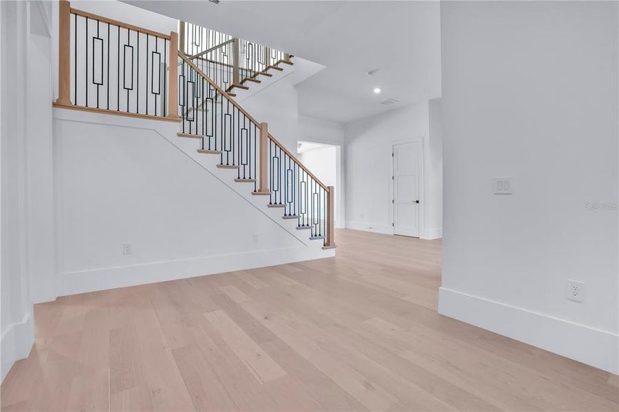 Spacious, unfurnished interior of a new home in , Orlando (Image 26).