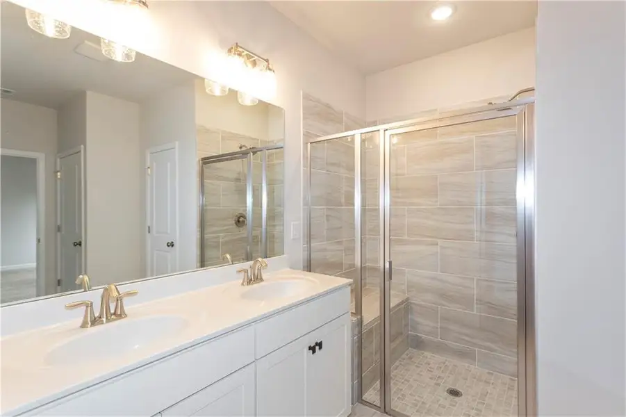 Furnished interior view inside a new home in Creekwood, Powder Springs (Image 4). Furnished interior view inside a new home in Creekwood, Powder Springs (Image 4).