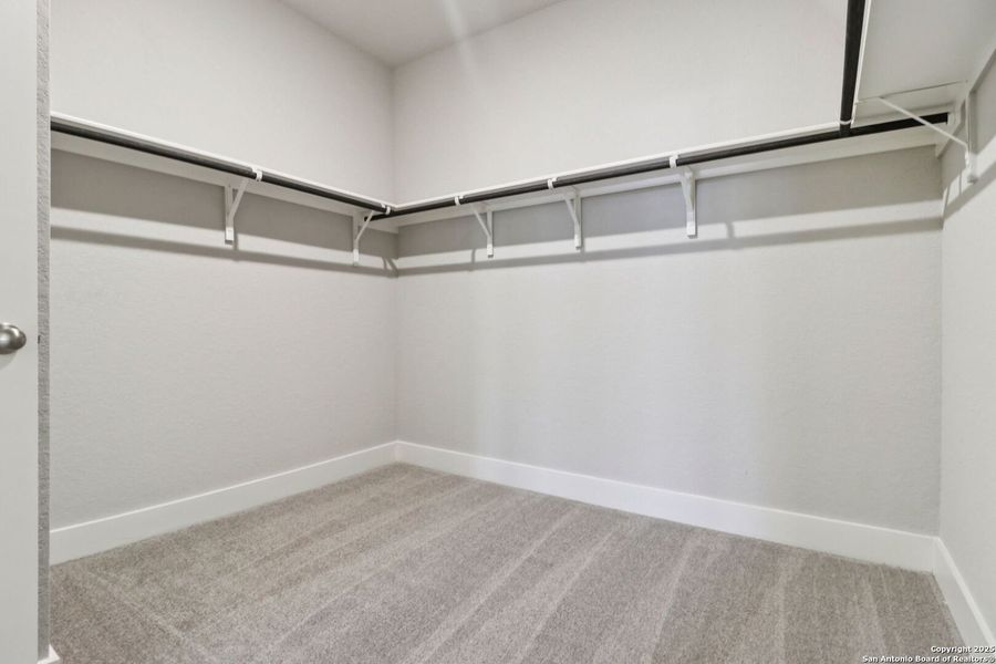 Spacious, unfurnished interior of a new home in Scenic Crest - Premier Series, Boerne (Image 17).