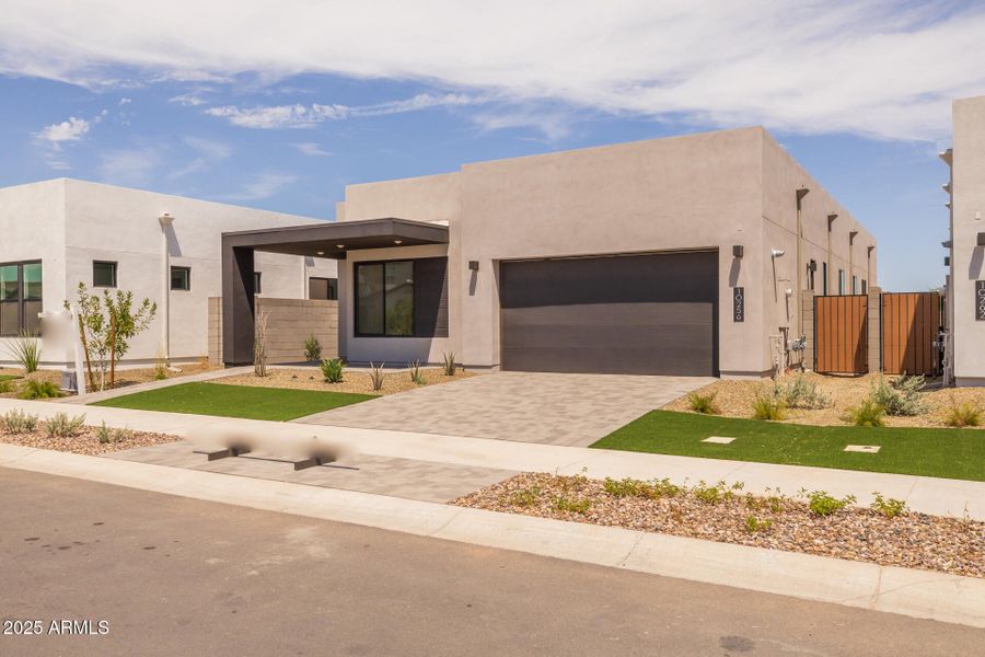 3)FRONT OF HOME 3)FRONT OF HOME