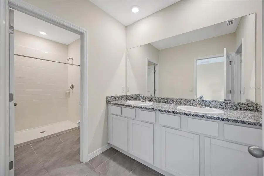 Furnished interior view inside a new home in , Wesley Chapel (Image 8).