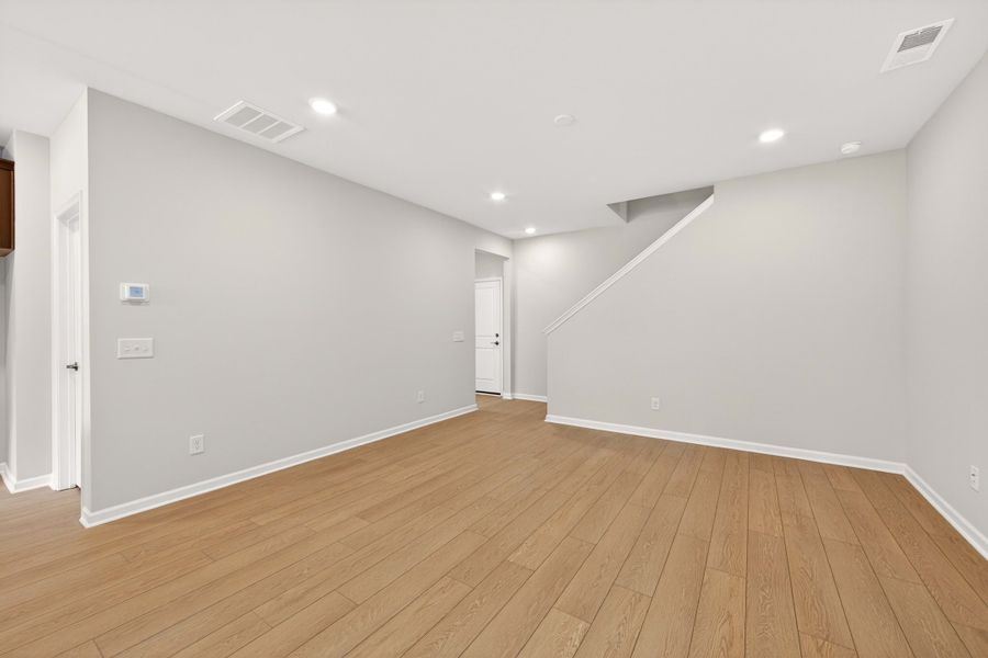 Spacious, unfurnished interior of a new home in Amplitude, Charlotte (Image 18).