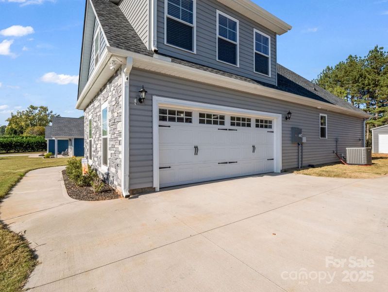 Exterior details and patio area of a home in , Gaffney (Image 20).