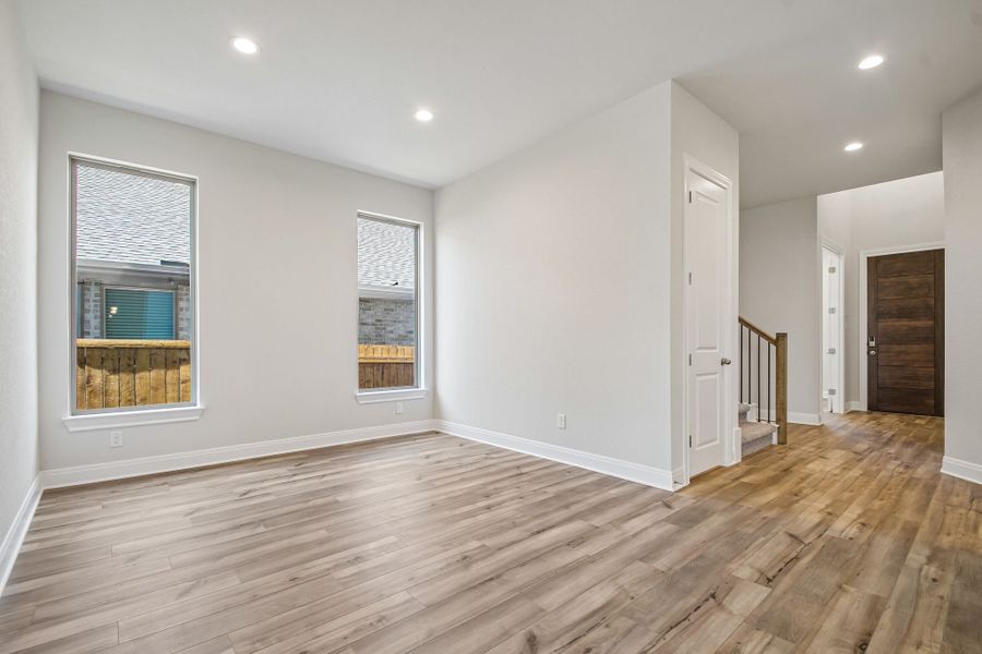 Spacious, unfurnished interior of a new home in 6 Creeks, Kyle (Image 17).