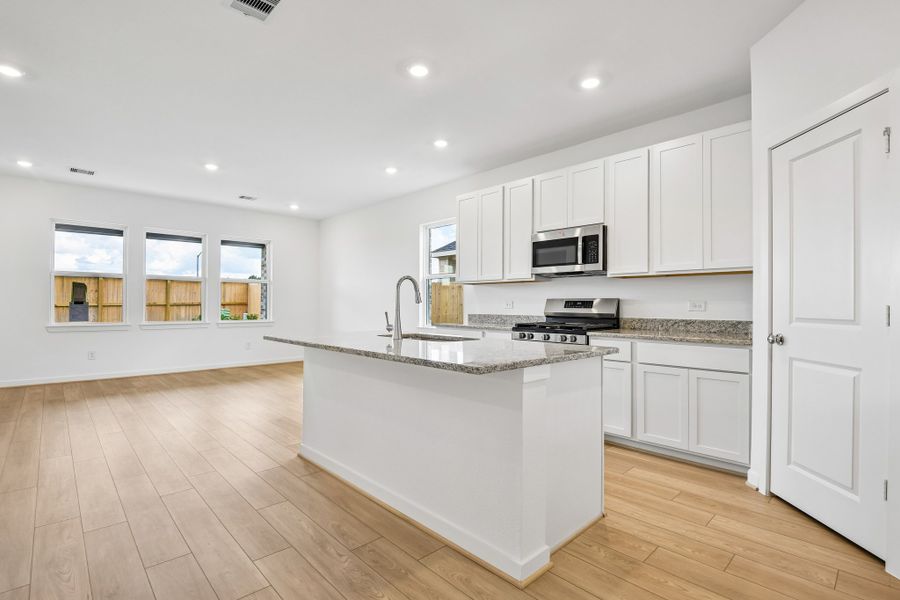 Furnished interior view inside a new home in Raburn Reserve 50s, Tomball (Image 8).