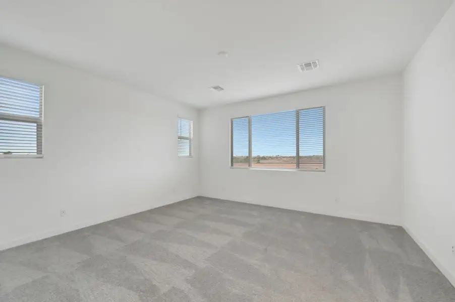 Spacious, unfurnished interior of a new home in Soleo, San Tan Valley (Image 34).