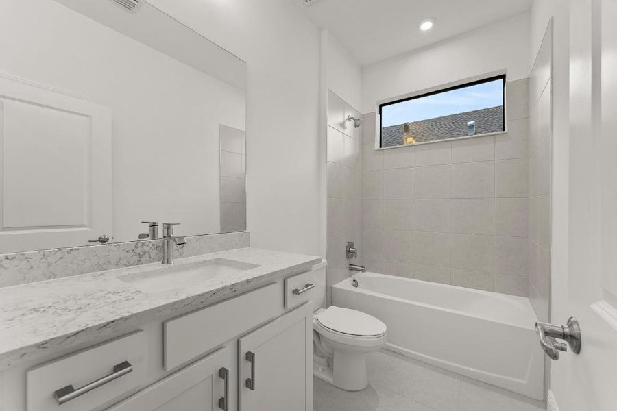 US_SEF_GLORIOSA_LOT 32_bath 2 US_SEF_GLORIOSA_LOT 32_bath 2