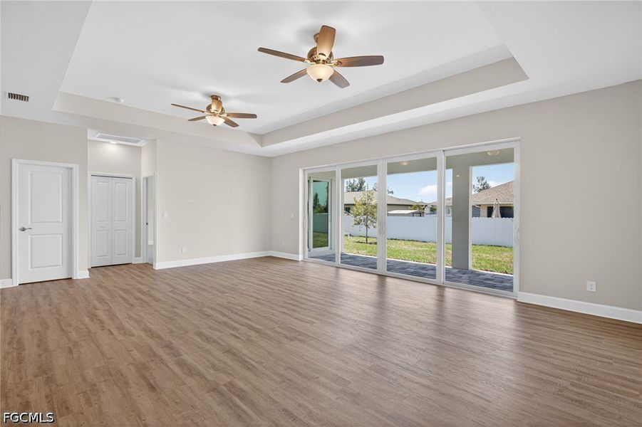 Spacious, unfurnished interior of a new home in Cape Coral, Cape Coral (Image 17).