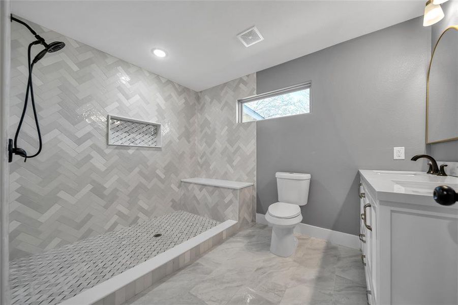 Furnished interior view inside a new home in , Kemp (Image 11).