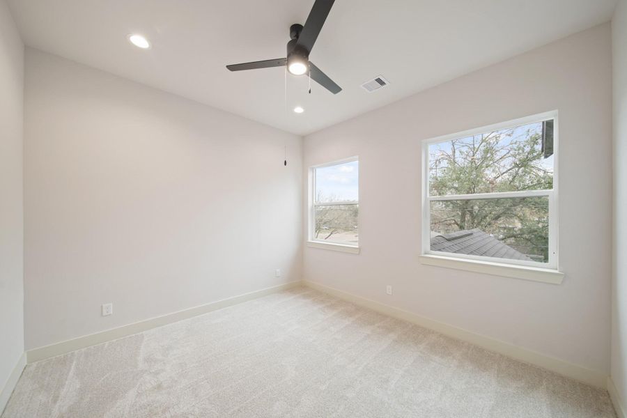 Spacious, unfurnished interior of a new home in , Houston (Image 39).