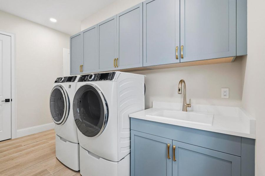 1988 Frosted Turquoise Wy_Lot 71_Seabree 1988 Frosted Turquoise Wy_Lot 71_Seabree