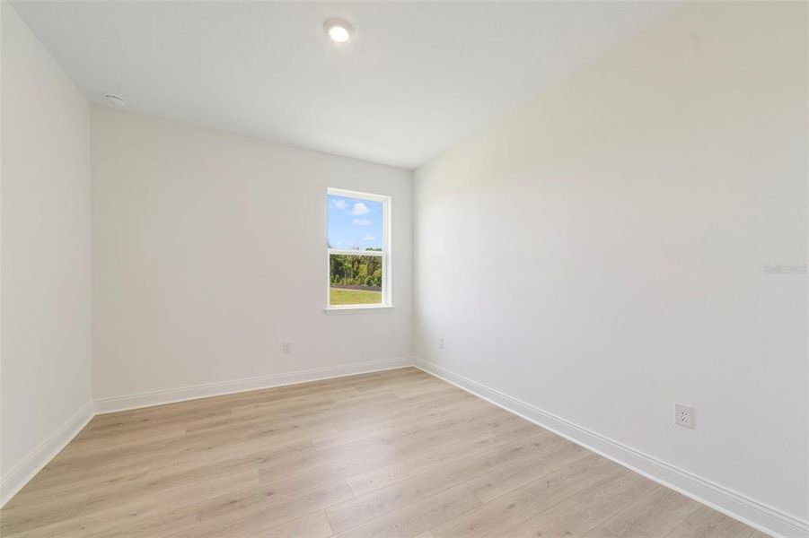 Spacious, unfurnished interior of a new home in Estates at Lake Jesup, Sanford (Image 26).