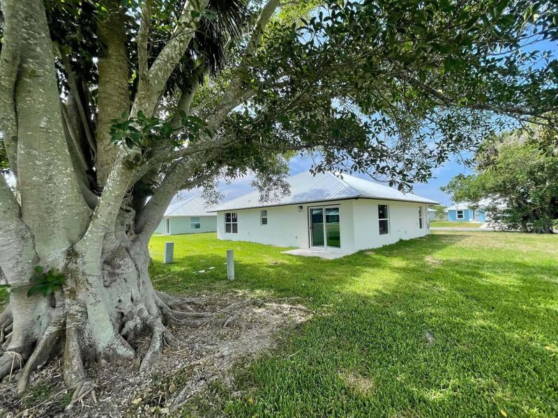 Exterior details and patio area of a home in , Okeechobee (Image 3).