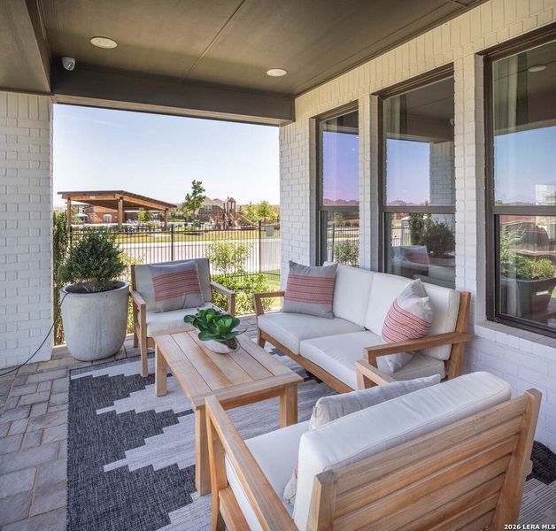Exterior details and patio area of a home in Davis Ranch, San Antonio (Image 3).