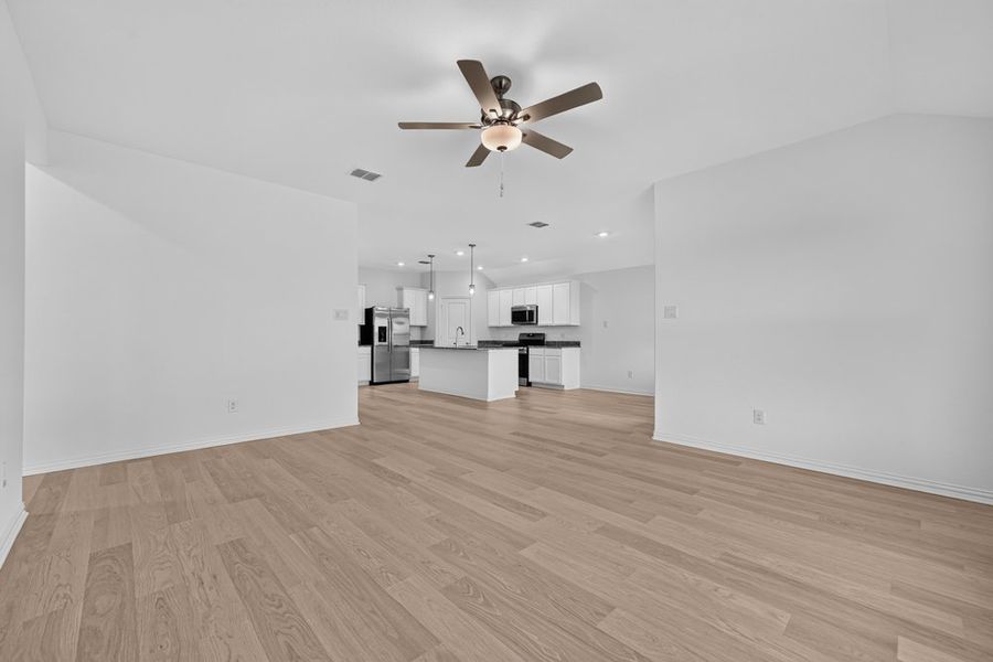 Spacious, unfurnished interior of a new home in River Ridge, Crandall (Image 13).