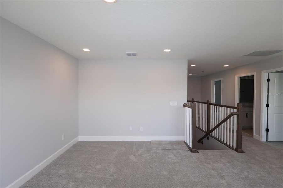 Spacious, unfurnished interior of a new home in Eden at Crossprairie, St. Cloud (Image 31).