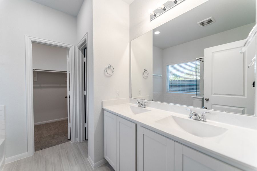 Furnished interior view inside a new home in Caney Mills, Conroe (Image 6).