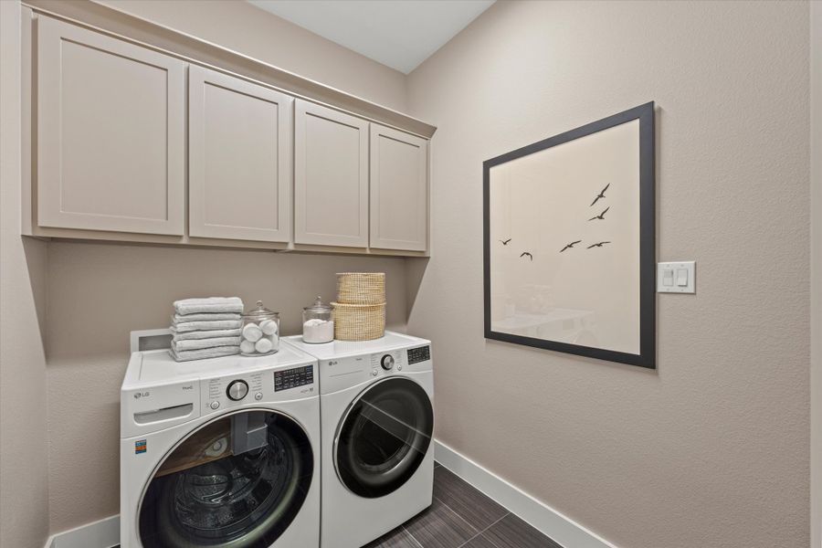 Representative furnished interior of a home built from the Ashbourne by Windsor Homes in Nelson Lake Estates, Rockwall (Image 33).