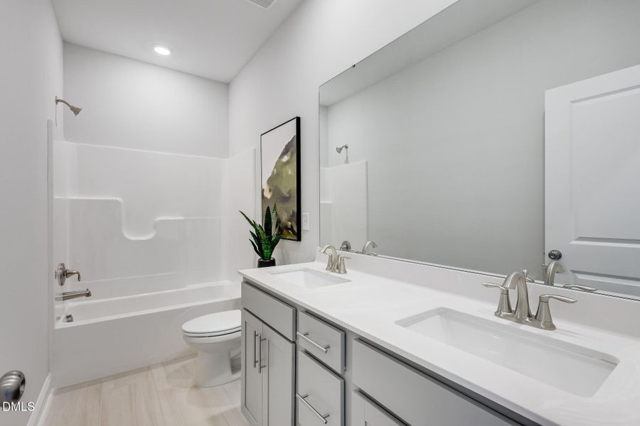 SUN_Everlee_Pic_MayflowerIII_Bath_1of1