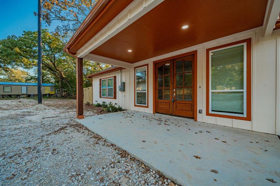 Exterior details and patio area of a home in , Hawk Cove (Image 3).