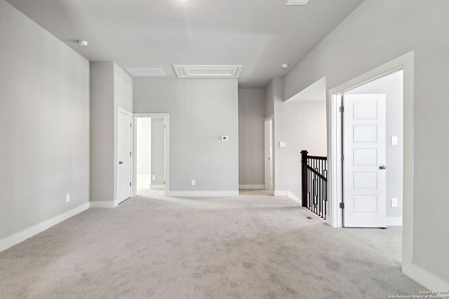 Spacious, unfurnished interior of a new home in Thomas Pond, San Antonio (Image 32). Spacious, unfurnished interior of a new home in Thomas Pond, San Antonio (Image 32).