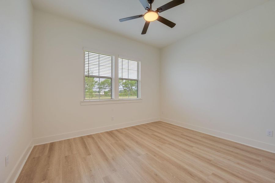Spacious, unfurnished interior of a new home in , Iola (Image 17).