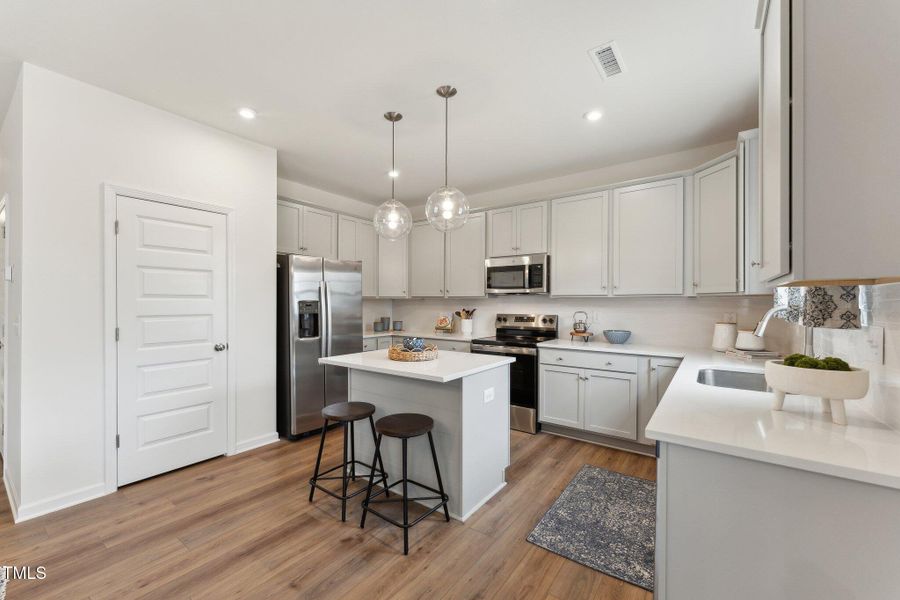 8- HHHunt Homes King Kitchen