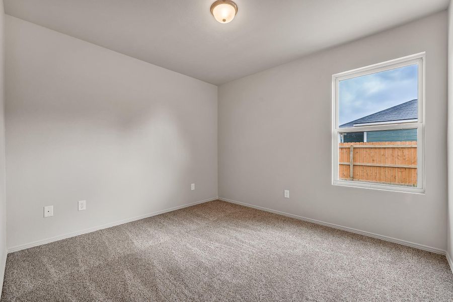 **Photos are sample photos of similar plan. Colors and features might vary**
