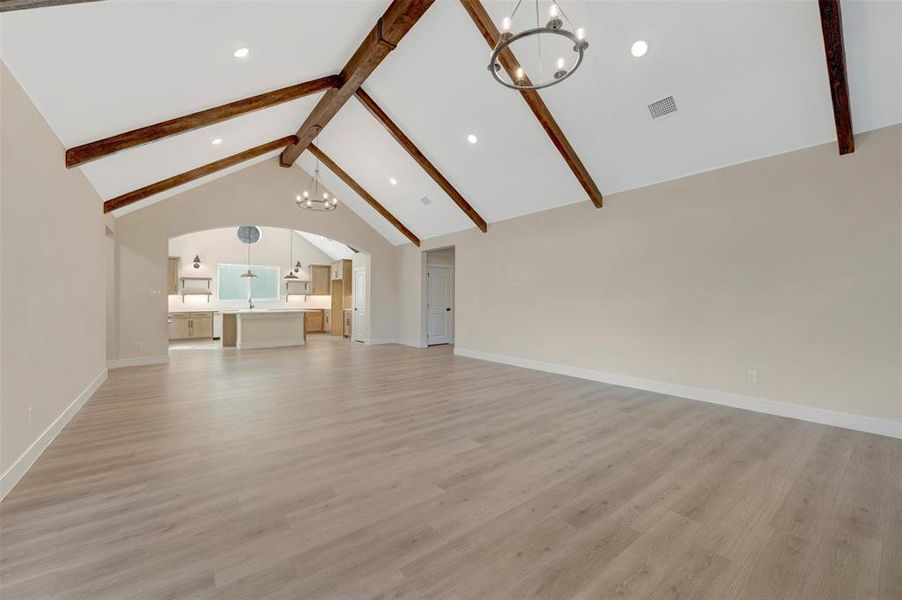 Spacious, unfurnished interior of a new home in Elevon, Lavon (Image 17).