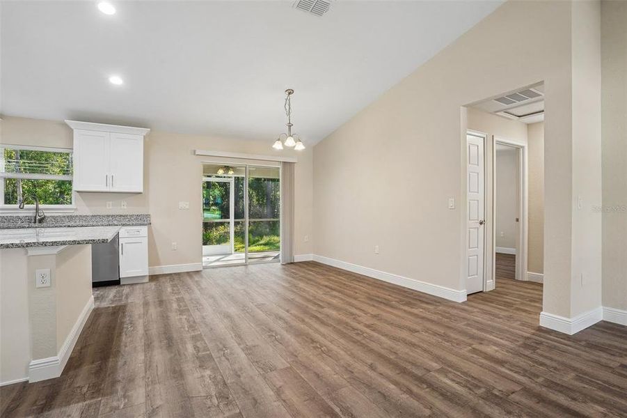 Spacious, unfurnished interior of a new home in , Citrus Springs (Image 20).