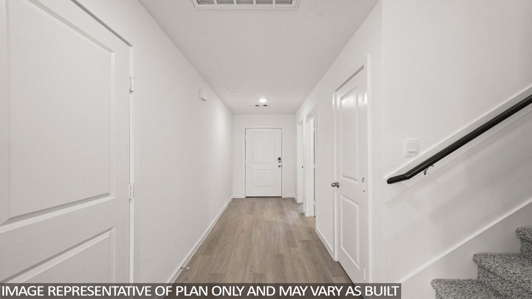 Spacious, unfurnished interior of a new home in Sunterra, Katy (Image 11).