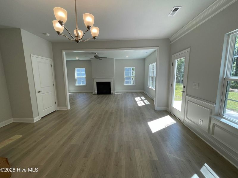 Spacious, unfurnished interior of a new home in Mill Creek Cove, Bolivia (Image 21).