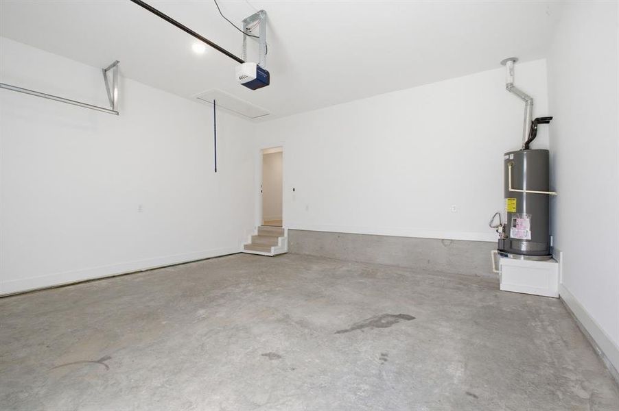 Spacious, unfurnished interior of a new home in , Denison (Image 29).