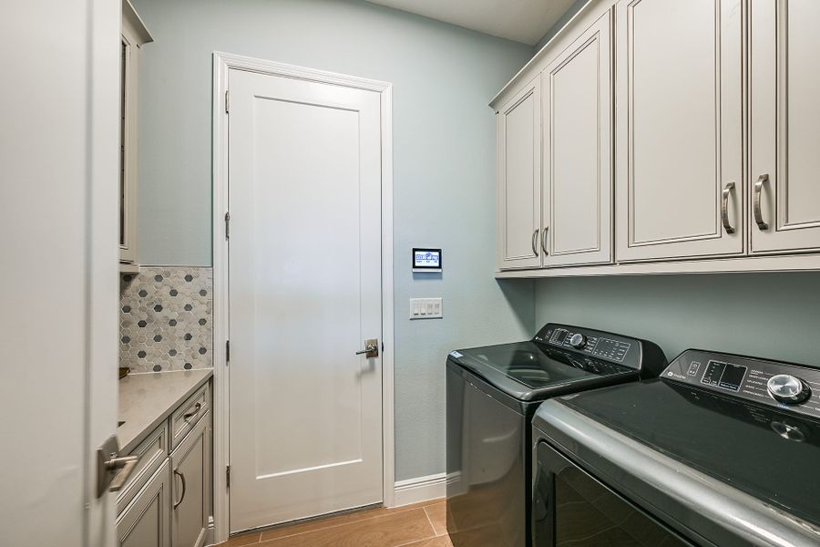 Representative furnished interior of a home built from the Biscayne II by Homes by WestBay in Oakfield, Parrish (Image 8).