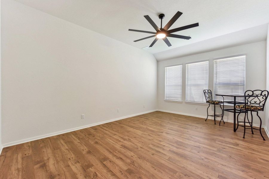 Spacious, unfurnished interior of a new home in Highland Village, Georgetown (Image 22).