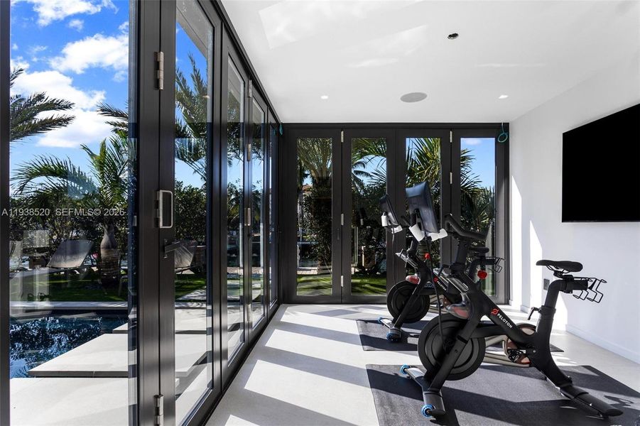 Community amenities in , North Miami (Image 46).