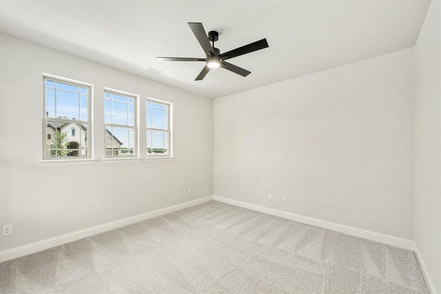 Spacious, unfurnished interior of a new home in The Oasis at North Grove 75-80, Waxahachie (Image 18). Spacious, unfurnished interior of a new home in The Oasis at North Grove 75-80, Waxahachie (Image 18).