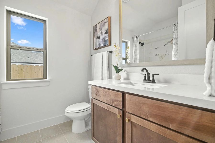 Clarke Full Bathroom