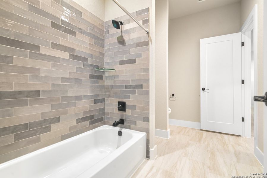 Image 41 of a home in Esperanza - 70'. Image 41 of a home in Esperanza - 70'.